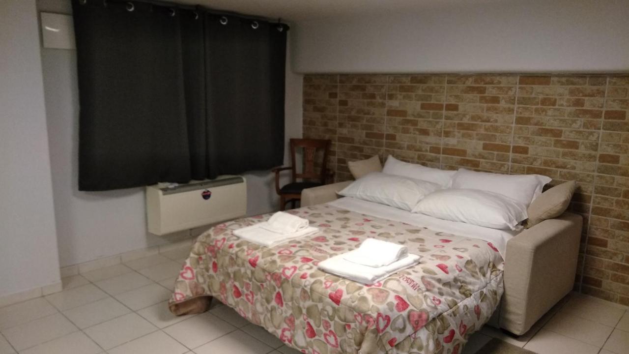 Monolocale Via Leopardi Hotel Пескара Екстериор снимка